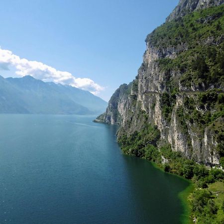 Albergo Garni Francesco Torbole Sul Garda Exterior photo