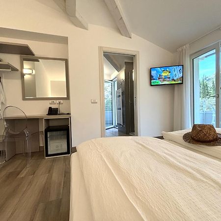 Albergo Garni Francesco Torbole Sul Garda Exterior photo