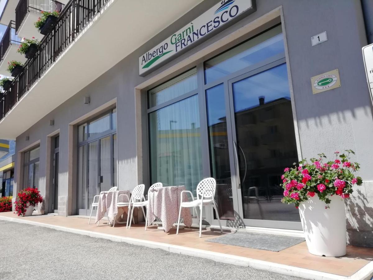 Albergo Garni Francesco Torbole Sul Garda Exterior photo