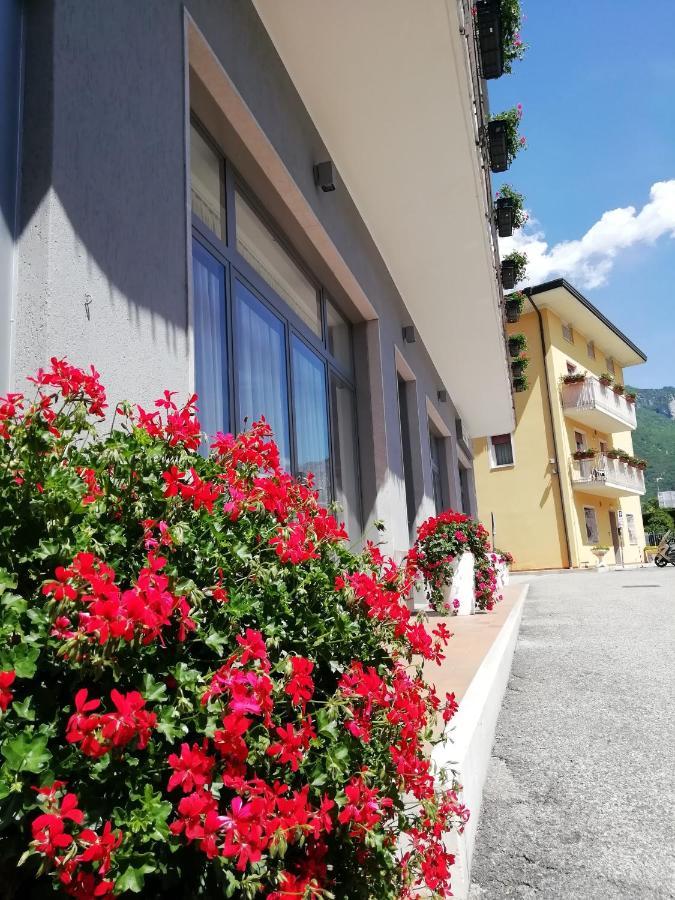 Albergo Garni Francesco Torbole Sul Garda Exterior photo