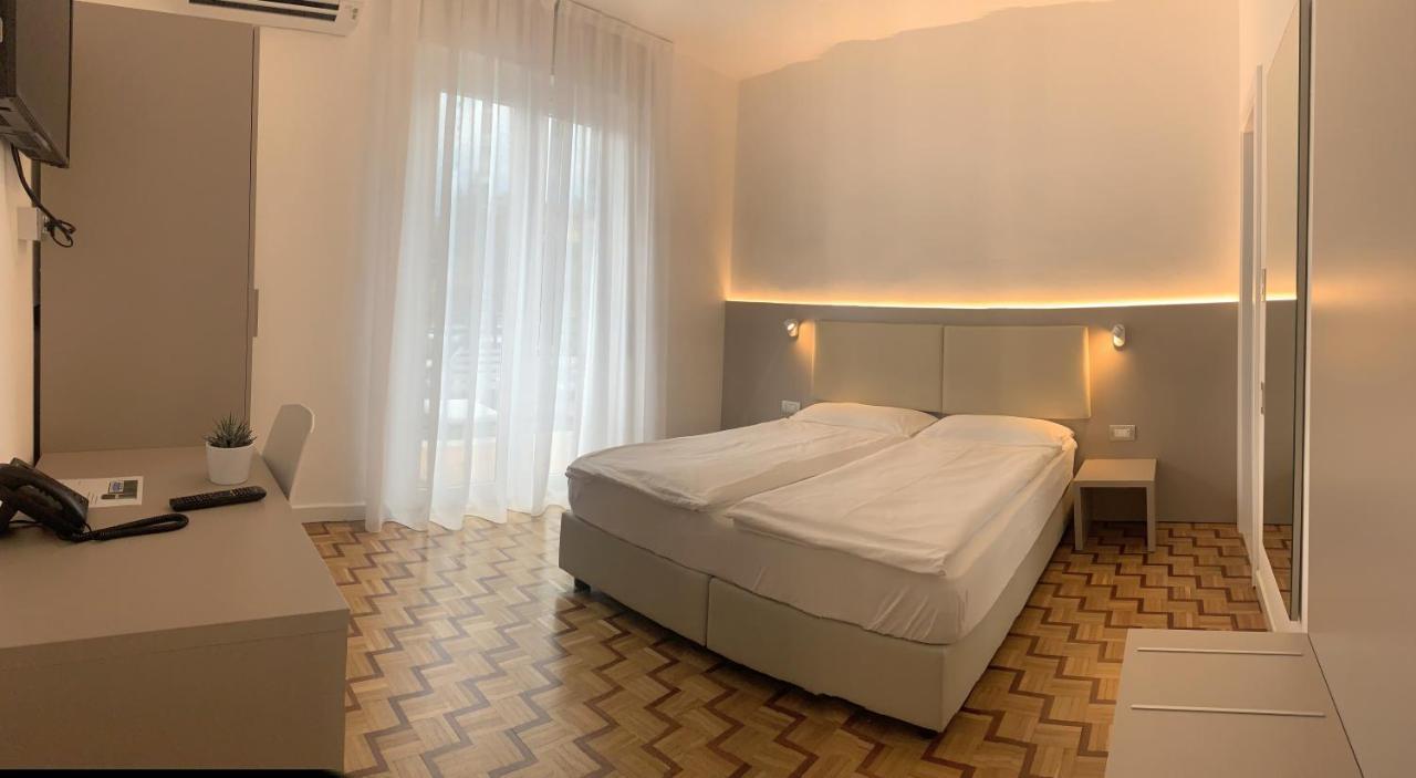 Albergo Garni Francesco Torbole Sul Garda Exterior photo