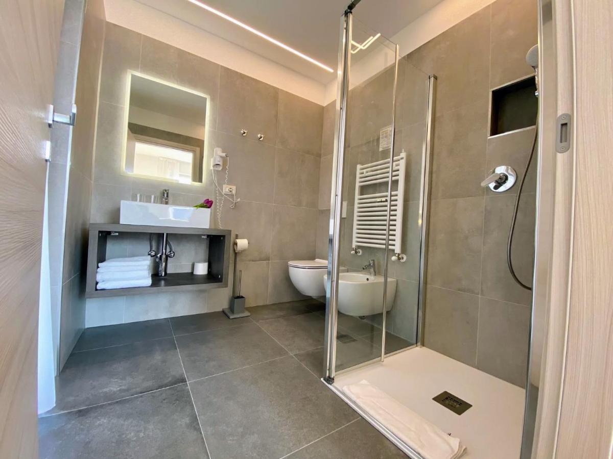 Albergo Garni Francesco Torbole Sul Garda Exterior photo
