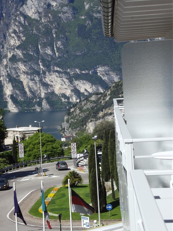 Albergo Garni Francesco Torbole Sul Garda Exterior photo