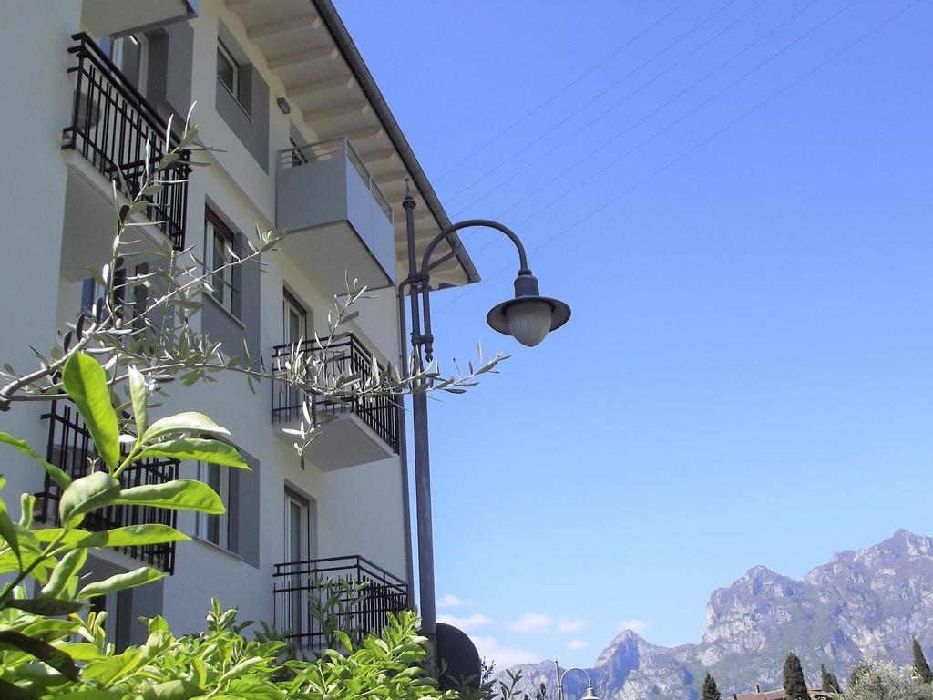 Albergo Garni Francesco Torbole Sul Garda Exterior photo
